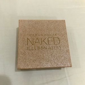 Naked illuminated shimmering powder for face/body